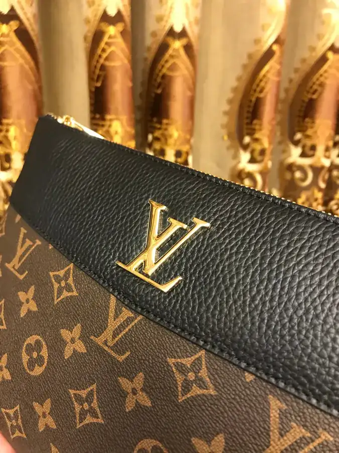 V Home Men's Wallet in Italian Premium Calfskin