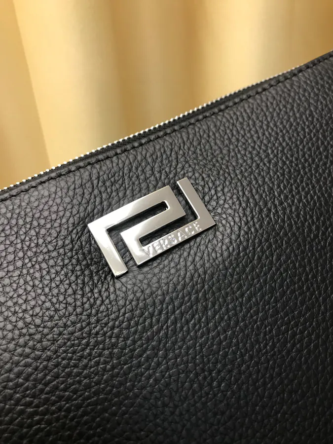 Louis Vuitton Men's Handbag with Zip Closure