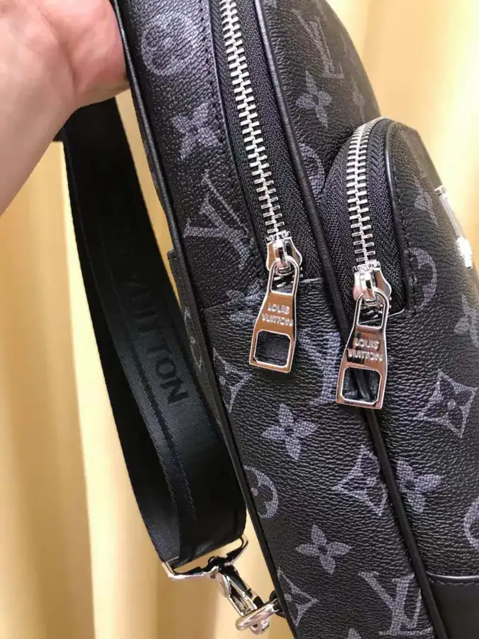 P210 V Chest Bag Italy New Style