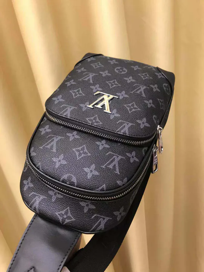 P210 V Chest Bag Italy New Style
