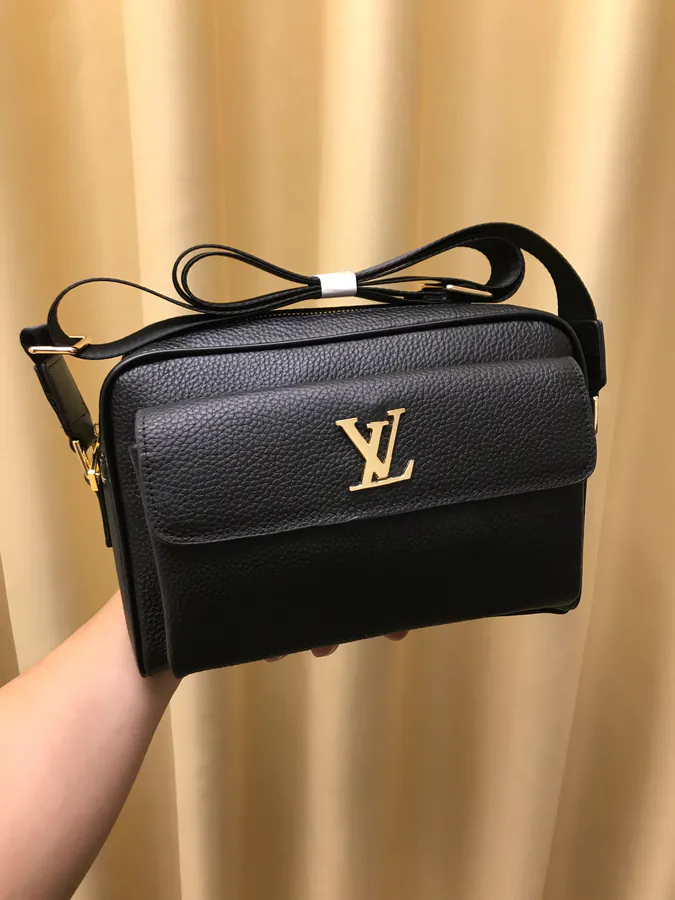 V 240 2021 New Crossbody Bag with Flip Closure