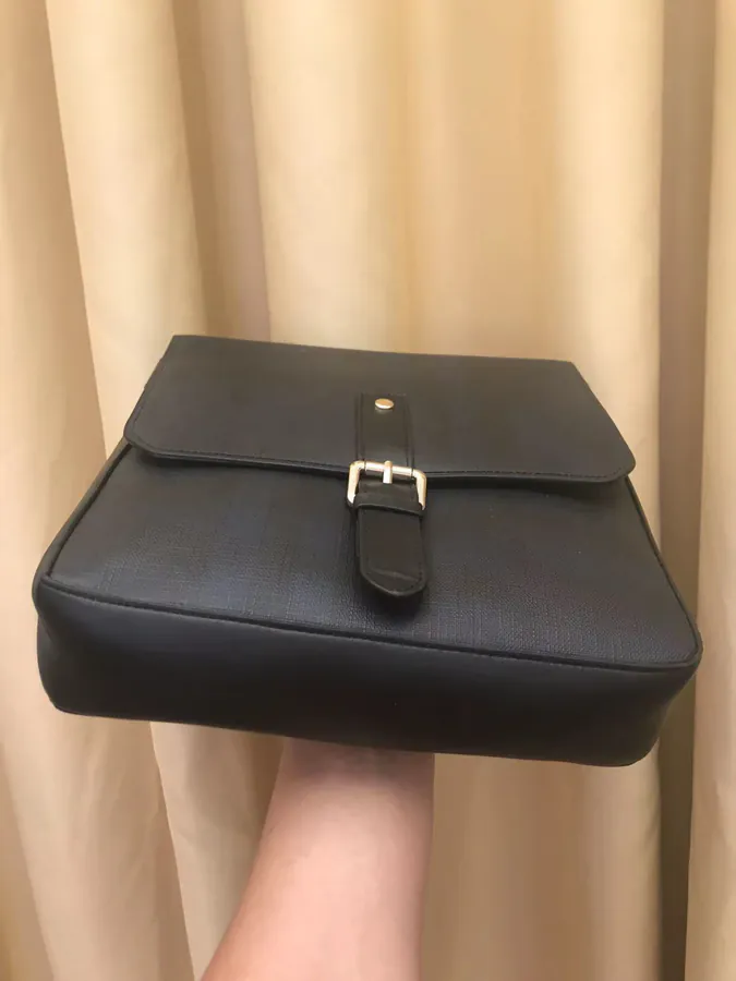 B Family 2022 New Crossbody Bag, Medium Size, Elegant and Practical