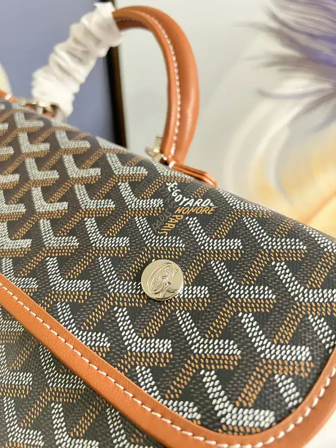 Saint Leger Y Print Bucket Bag Foldable with Multiple Pockets