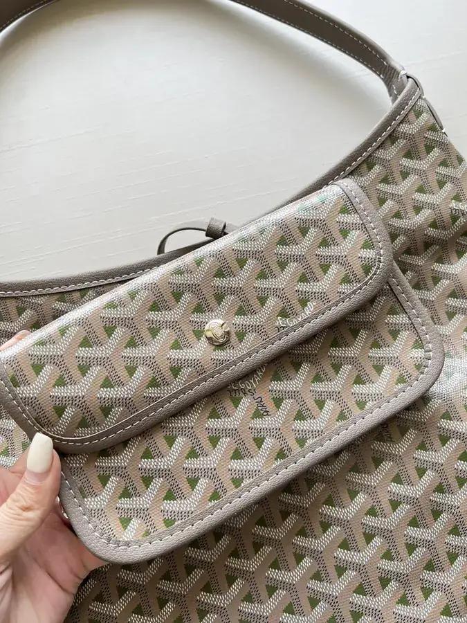 Goyard Hobo Bag Elegant, French, and Perfect for Daily Use