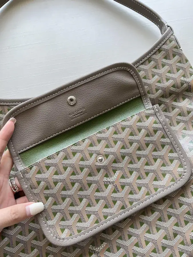 Goyard Hobo Bag Elegant, French, and Perfect for Daily Use