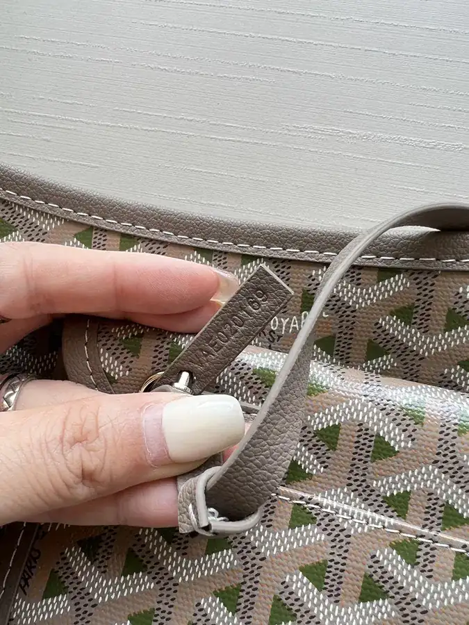 Goyard Hobo Bag Elegant, French, and Perfect for Daily Use