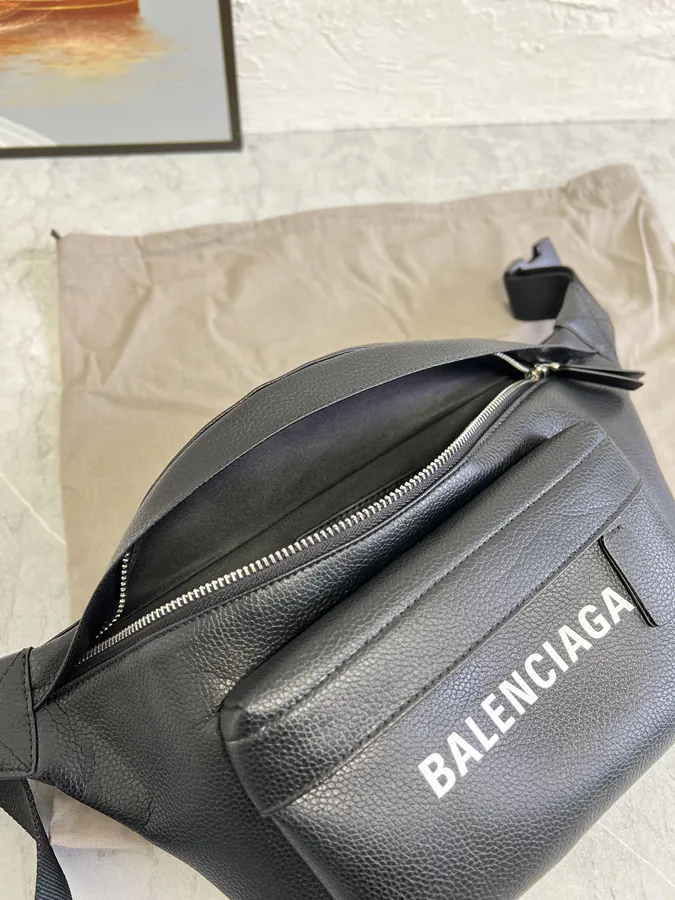 Balenciaga City Series Paris Explorer Crossbody Bag Black