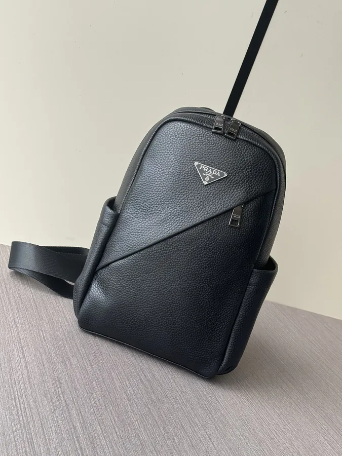 Prada Handbag Premium Leather, 20 32 11 Size, Black