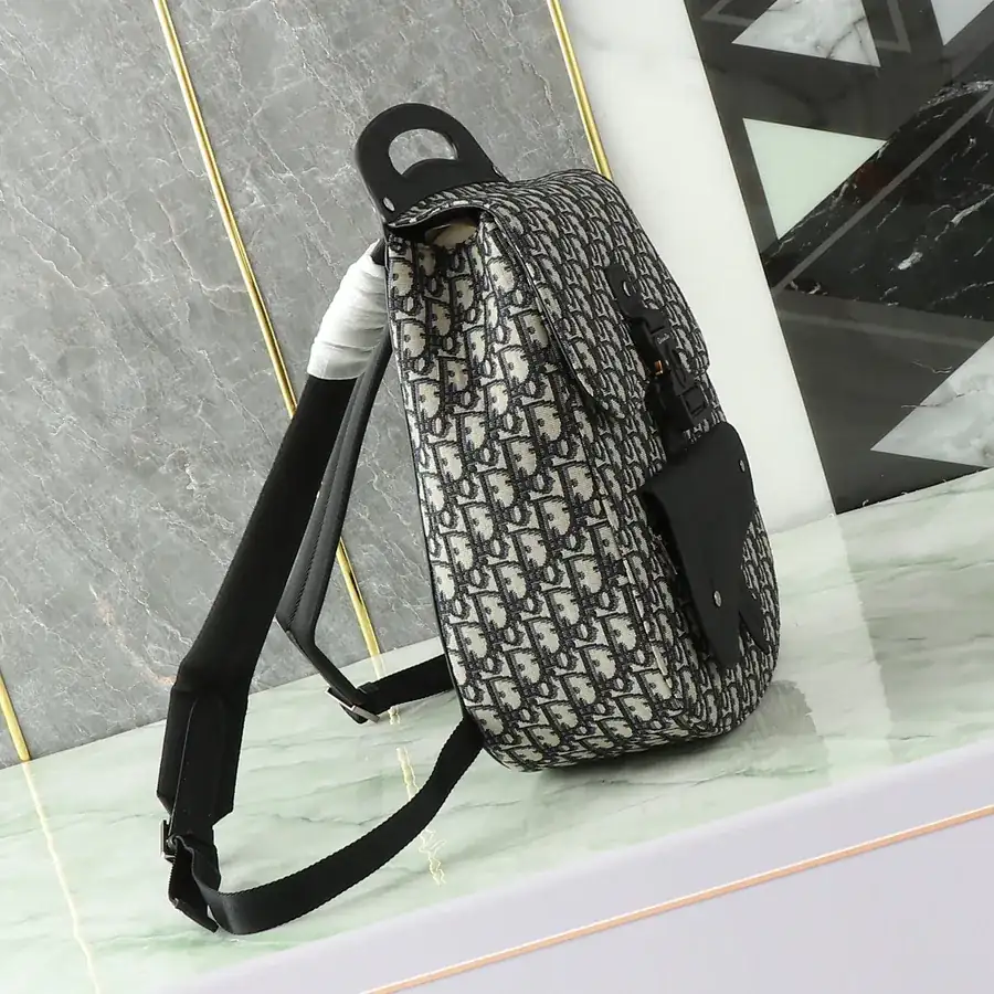 Gallop Shoulder Bag with Saddle Style Classic Design