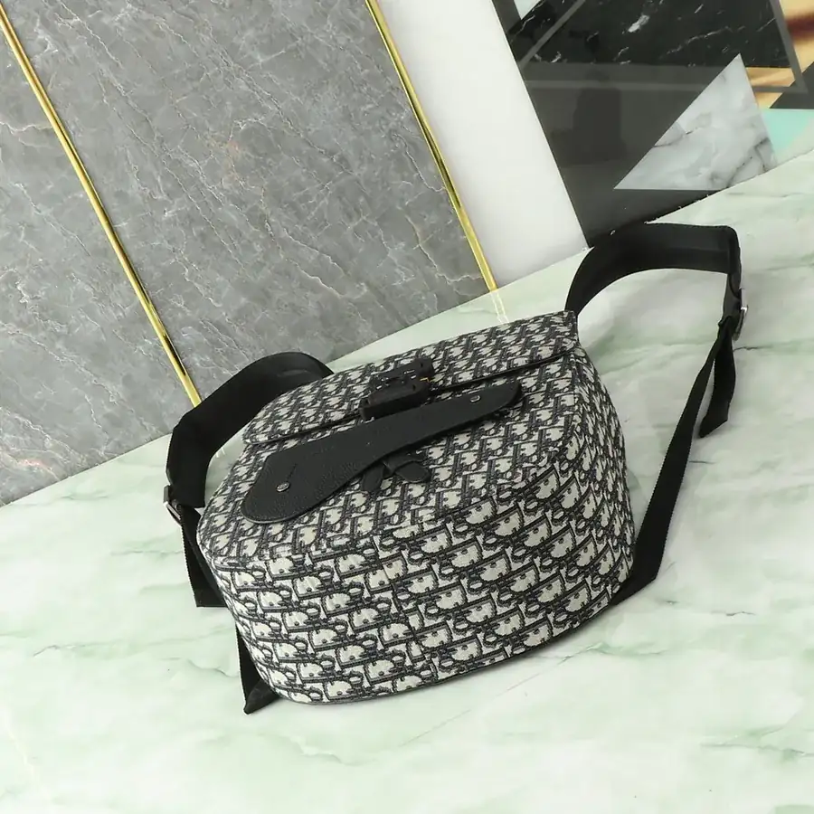 Gallop Shoulder Bag with Saddle Style Classic Design