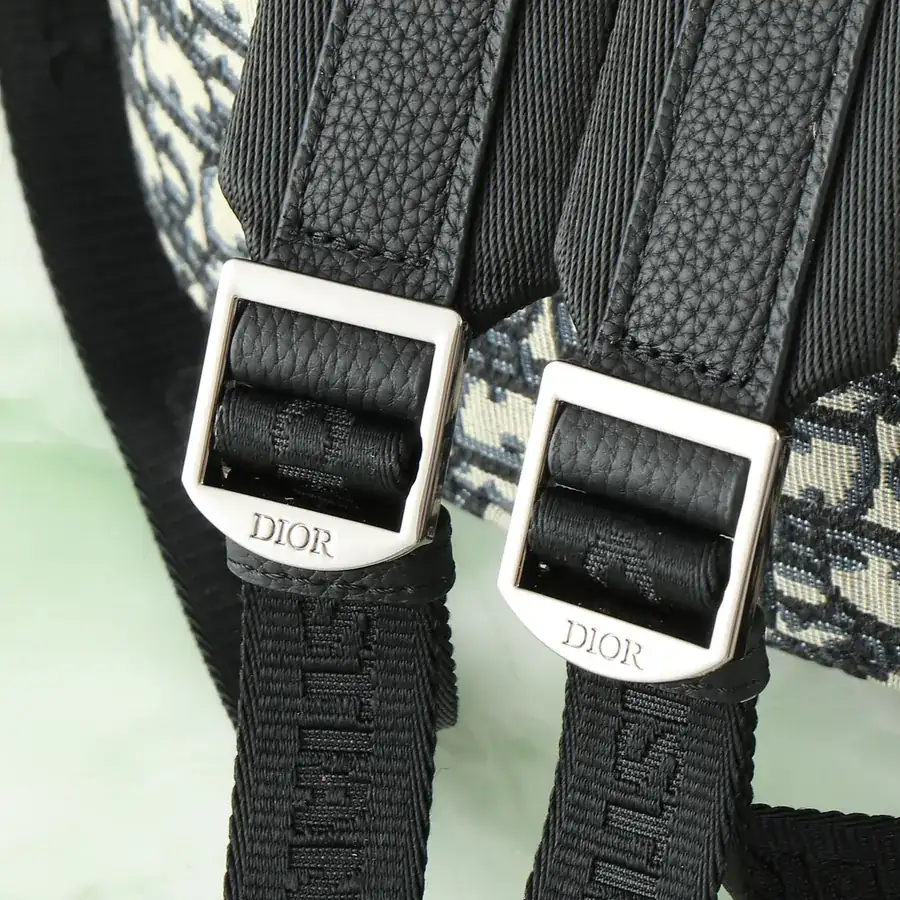 Gallop Shoulder Bag with Saddle Style Classic Design