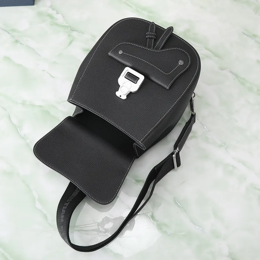 Gallop Shoulder Bag Elegance and Style