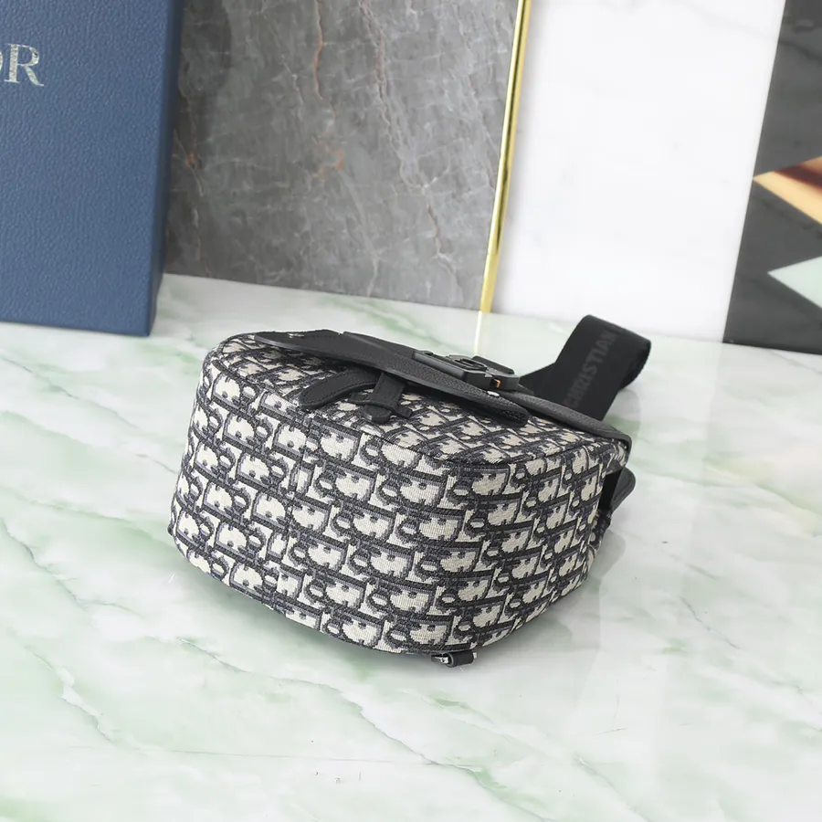 Gallop Shoulder Bag with Cistian Logo