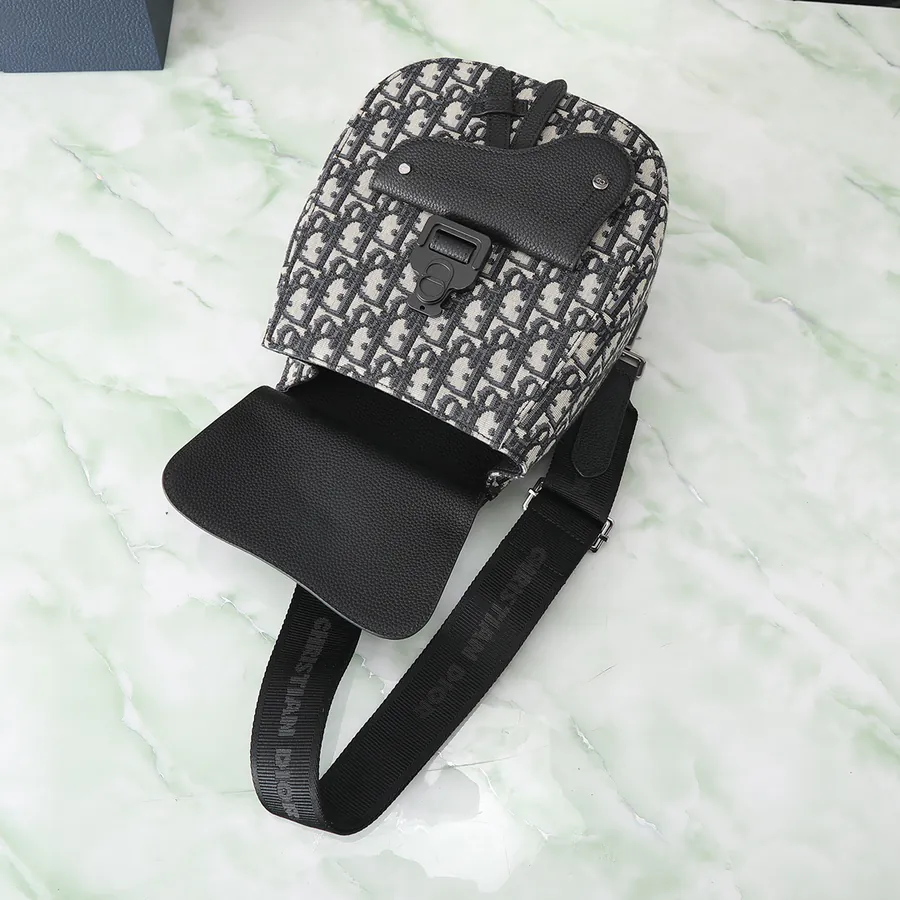Gallop Shoulder Bag with Cistian Logo