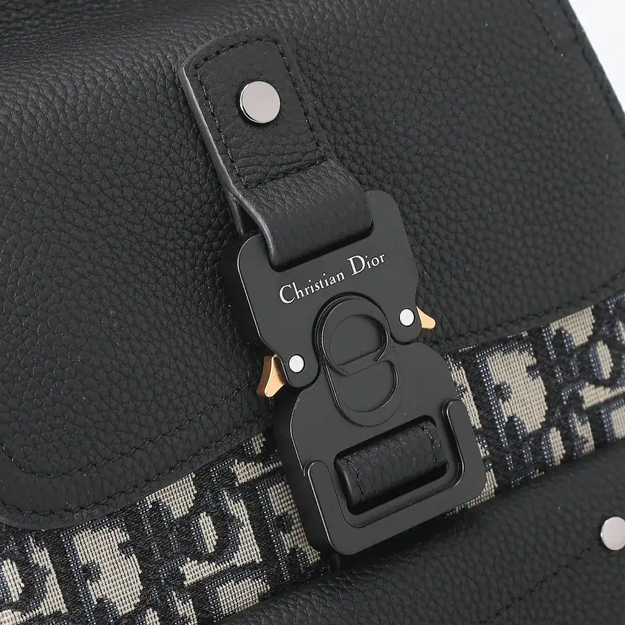 Gallop Shoulder Bag with Cistian Logo