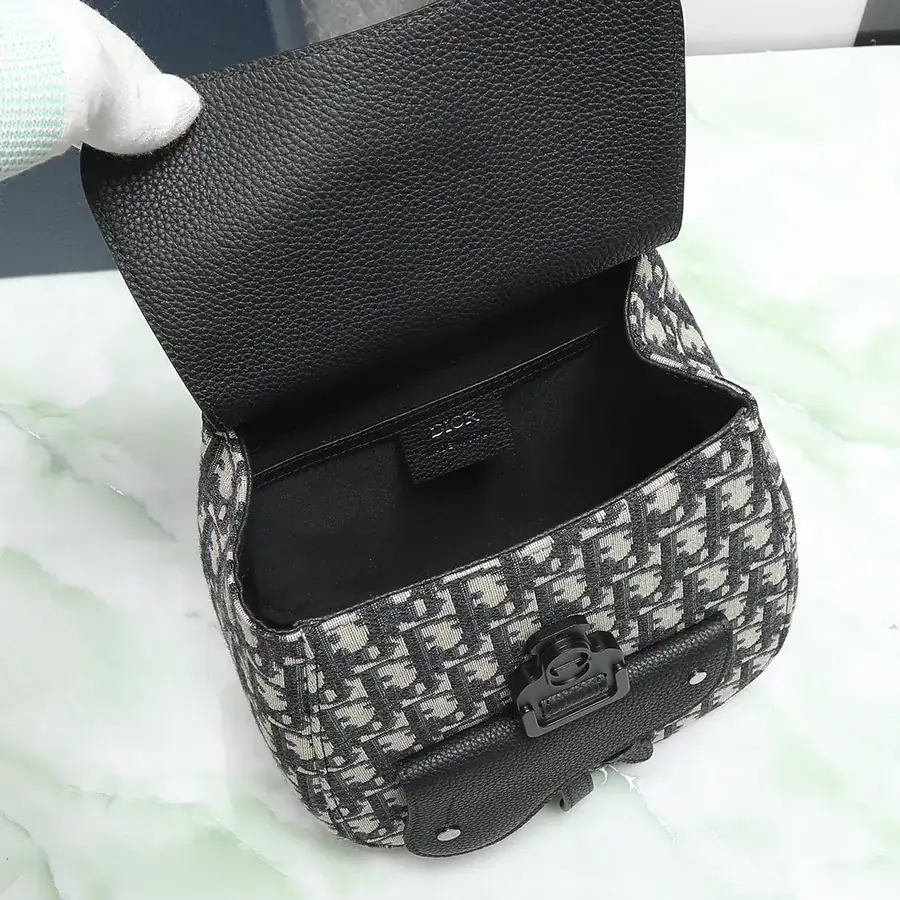Gallop Shoulder Bag with Cistian Logo