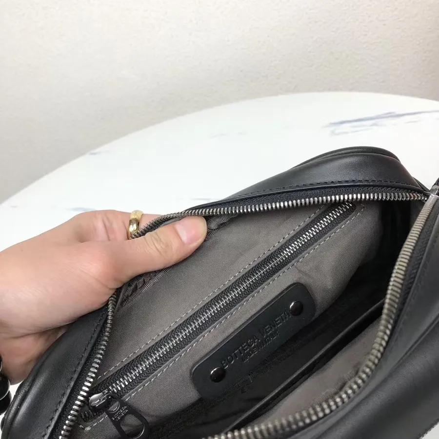 420BV Woven Messenger Bag Minimalist and Practical