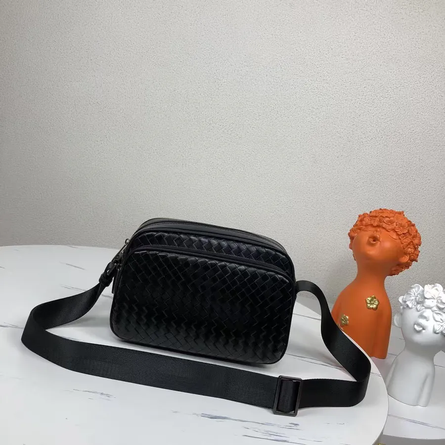 440BV Woven Postman Bag Minimalist Square Design