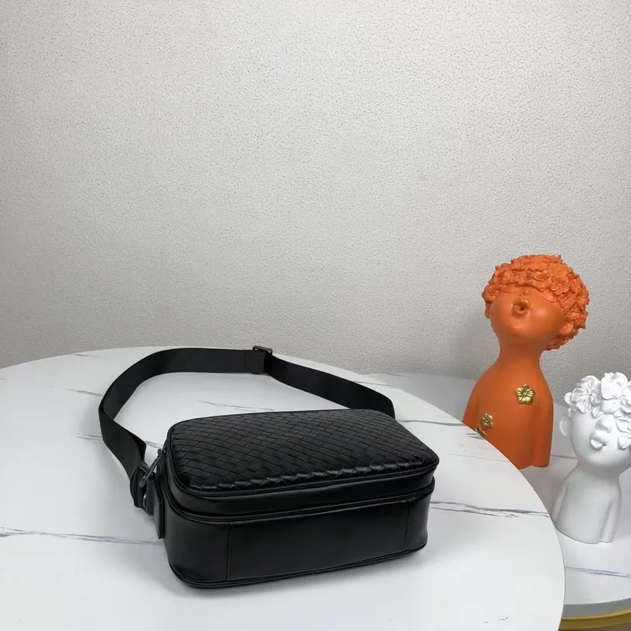 440BV Woven Postman Bag Minimalist Square Design