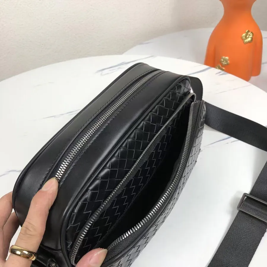 440BV Woven Postman Bag Minimalist Square Design