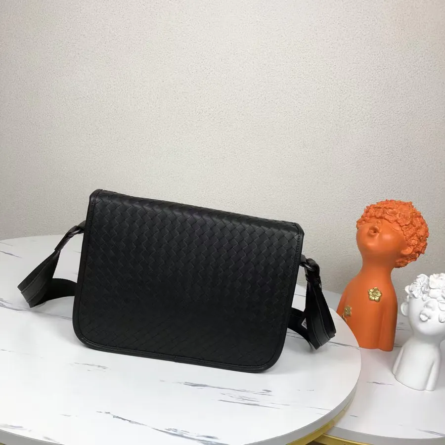 600BV Woven Postman Bag Black