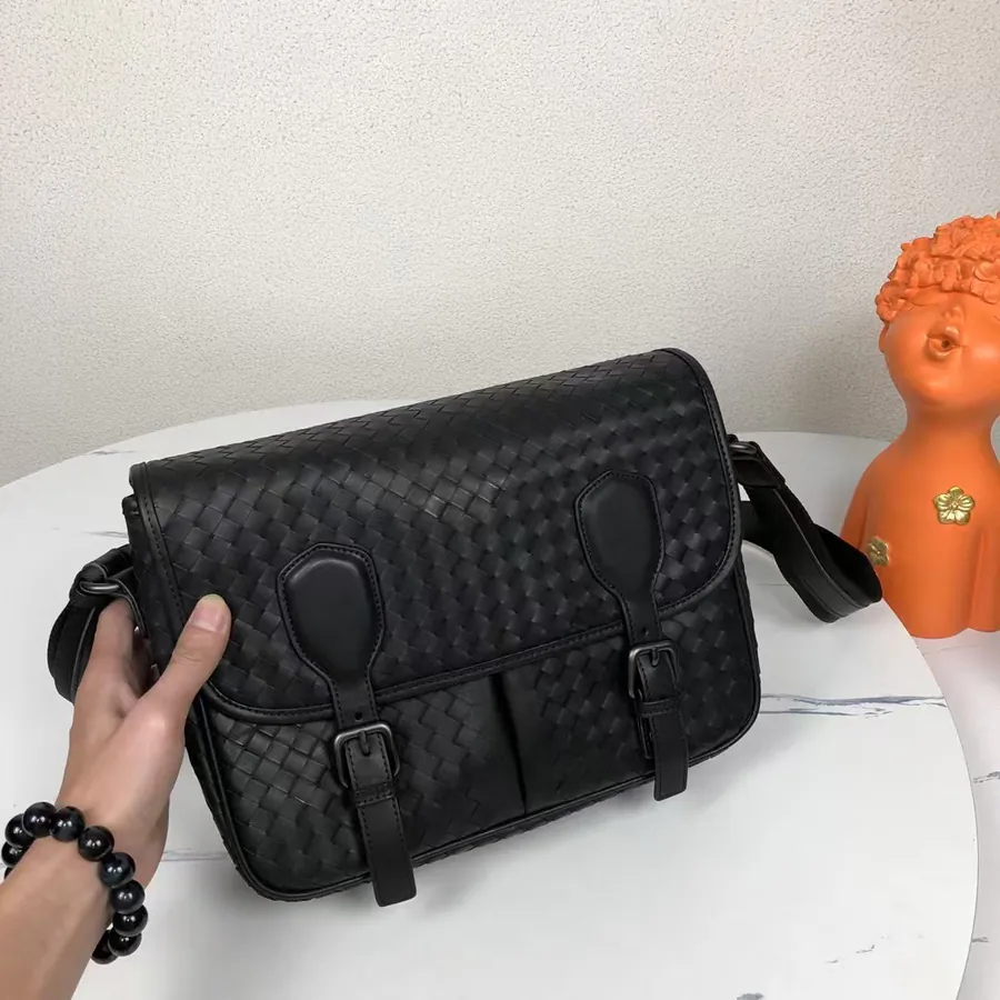 600BV Woven Postman Bag Black