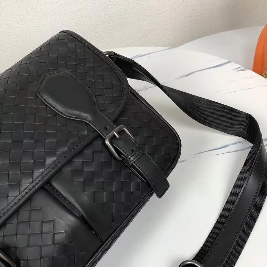 600BV Woven Postman Bag Black