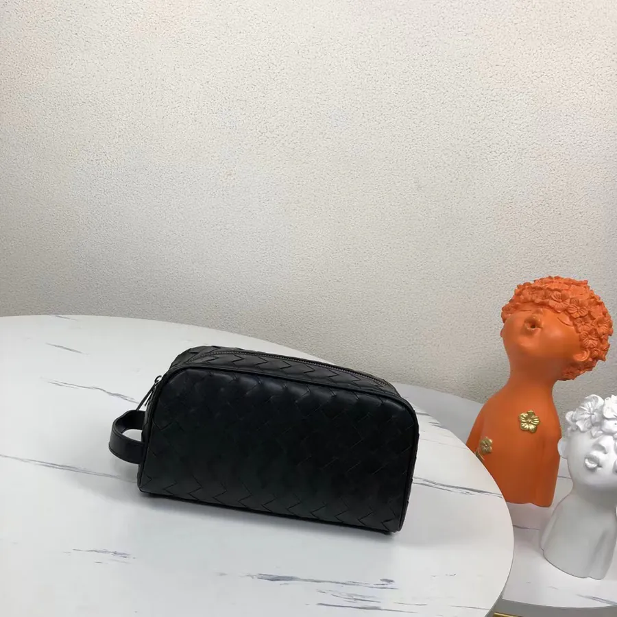 300BV Pillow Handbag Simple and Stylish