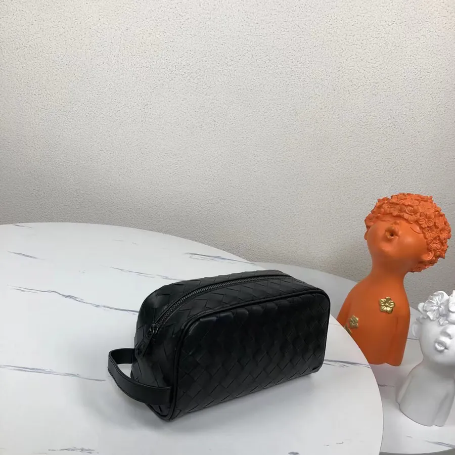 300BV Pillow Handbag Simple and Stylish