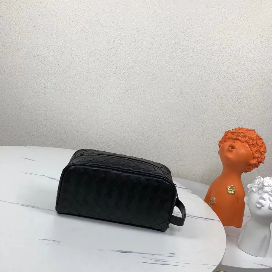 300BV Pillow Handbag Simple and Stylish