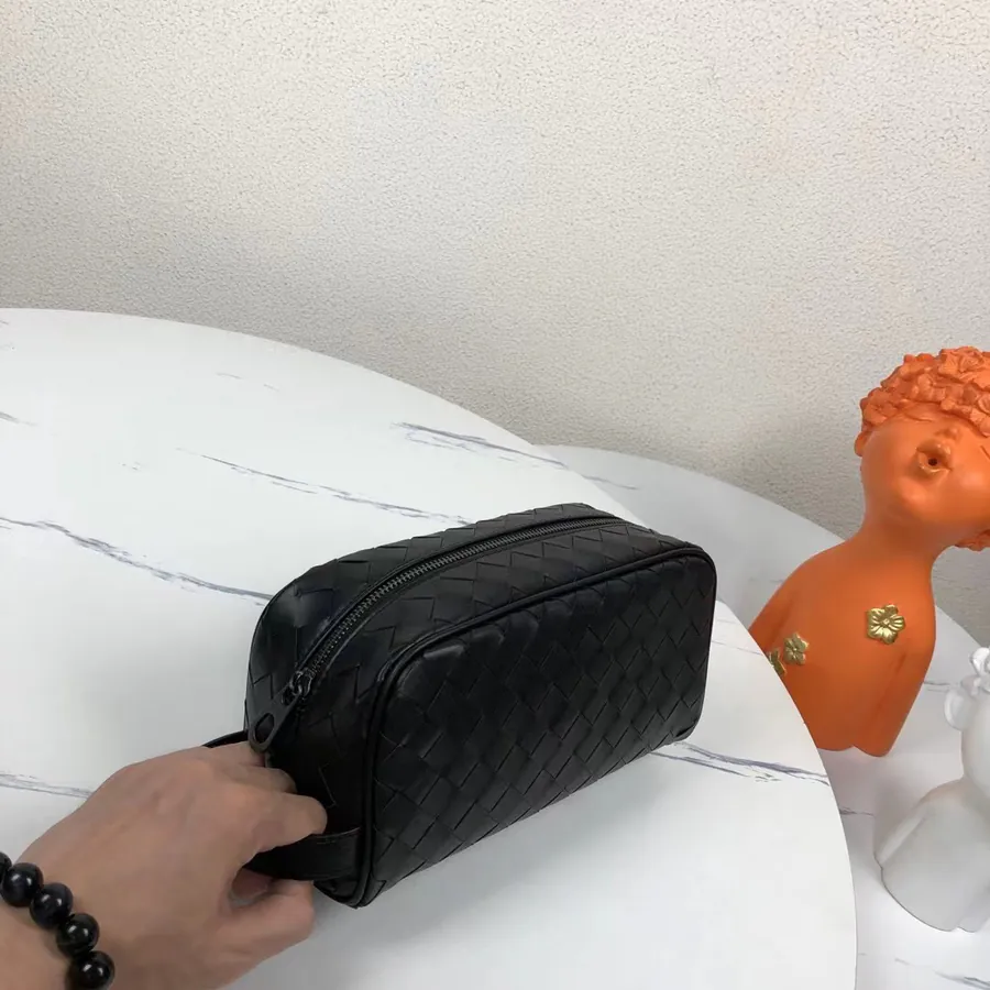 300BV Pillow Handbag Simple and Stylish