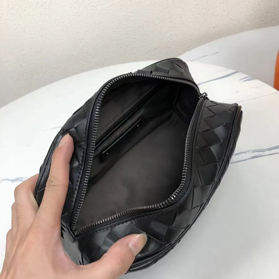 300BV Pillow Handbag Simple and Stylish