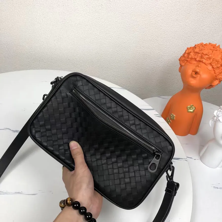 400BV Premium Handcrafted Leather Tote with Unique Design