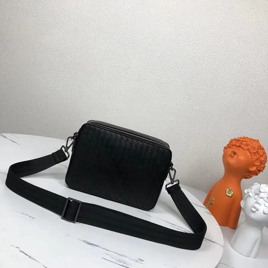 New Men's Crossbody Bag 400 BV
