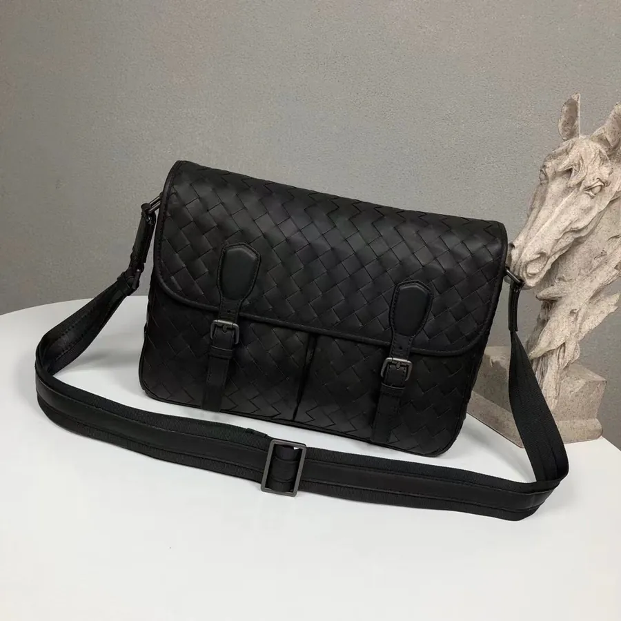 620BV Woven Postman Bag Black