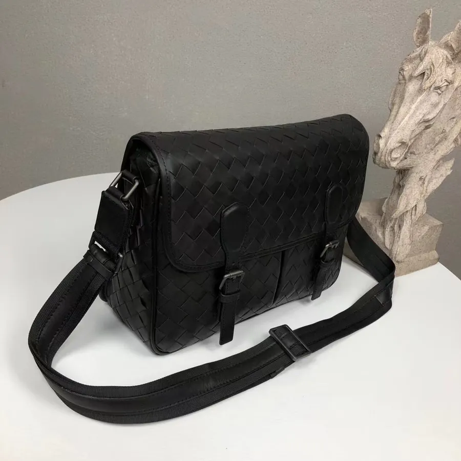 620BV Woven Postman Bag Black