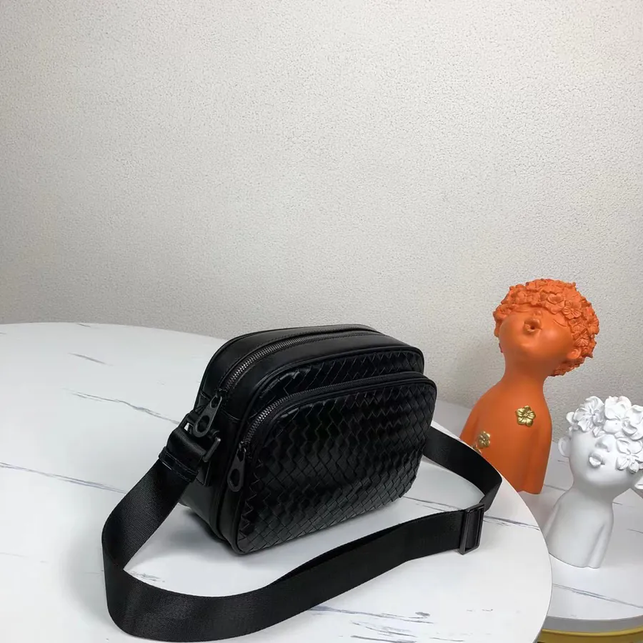 440BV Woven Postman Bag Casual & Practical
