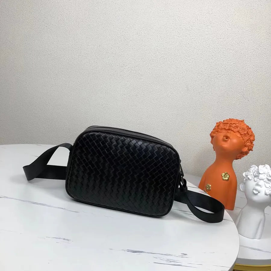 440BV Woven Postman Bag Casual & Practical