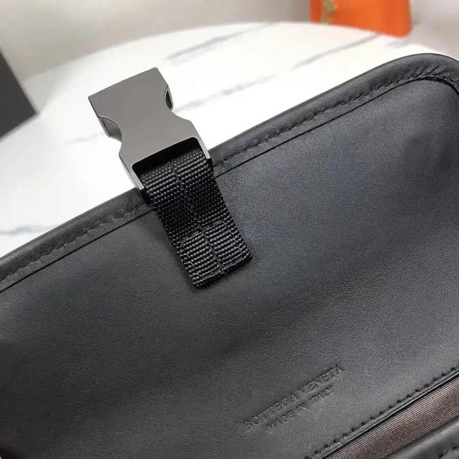 BV Men's Shoulder Bag Box Included, Premium Design