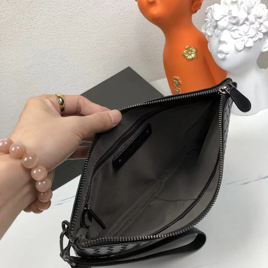 BV Men's Large Bucket Bag with Box