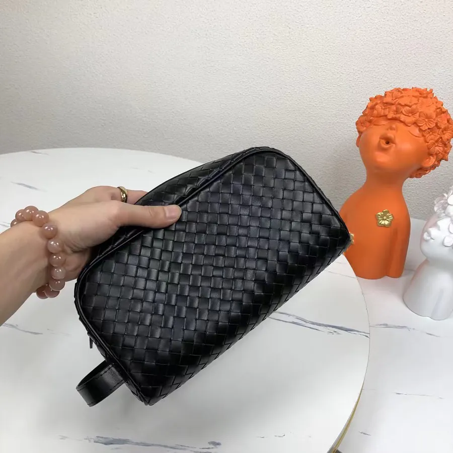 300BV Pillow Handbag Simple and Stylish