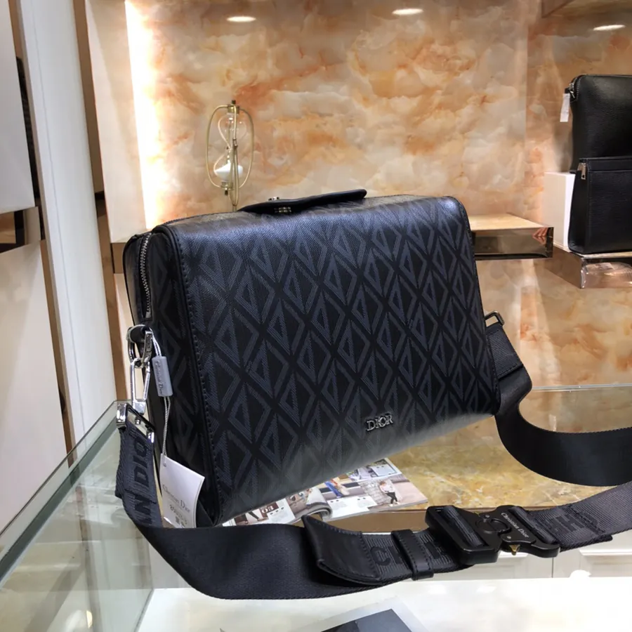 Lingot Mens Messenger Bag Shoulder Bag, Unique Design, Durable Material