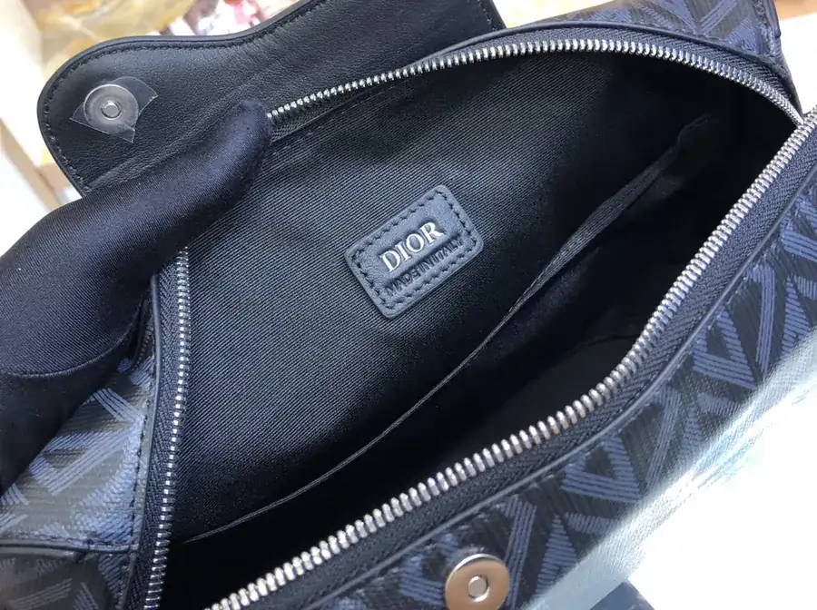 Lingot Mens Messenger Bag Shoulder Bag, Unique Design, Durable Material