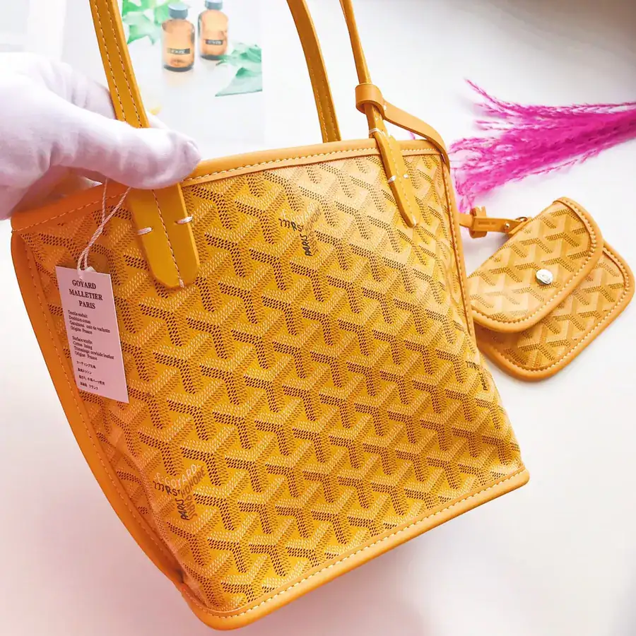 Goyar Mini Shopping Bag Dog Tooth Design, Trendy & Versatile