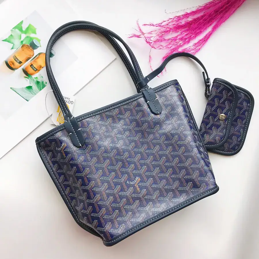 Goyar Mini Shopping Bag Casual & Trendy