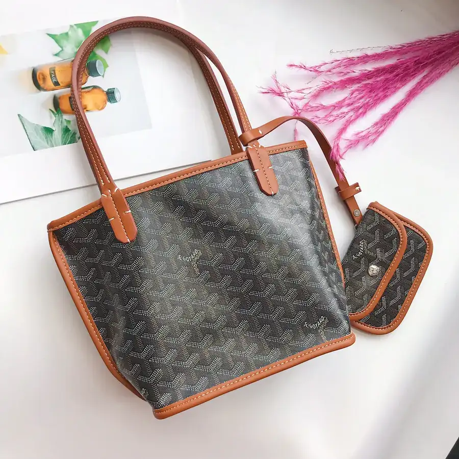 Goyar Mini Shopping Bag Dog Tooth Design, Trendy and Versatile