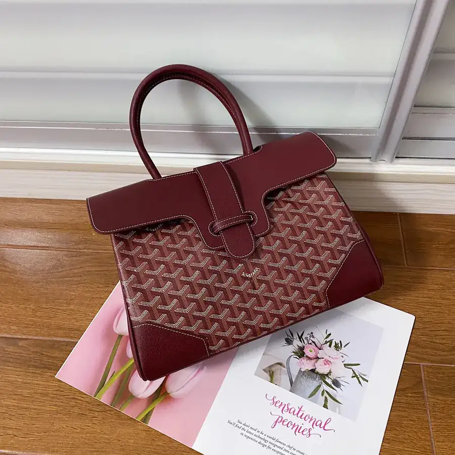 Goyar Saïgon Tote A Versatile and Sophisticated Tote Bag