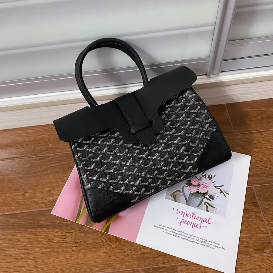 Goyar Saïgon Tote Elegant and Versatile