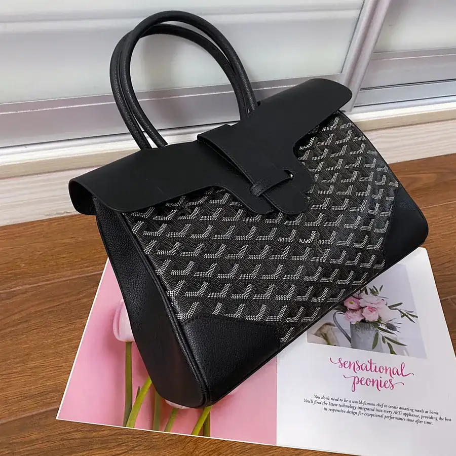 Goyar Saïgon Tote Elegant and Versatile