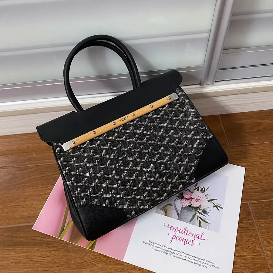 Goyar Saïgon Tote Elegant and Versatile